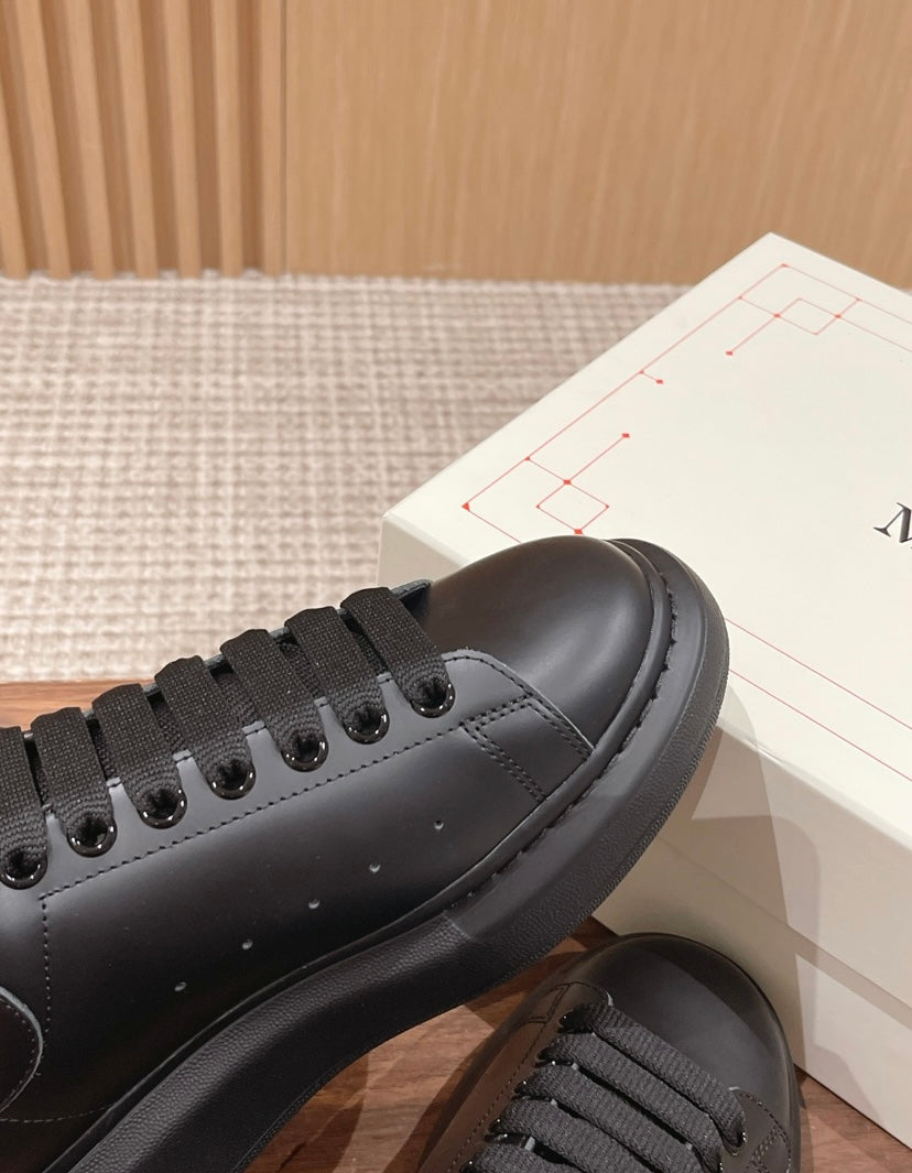 Alexander McQueen BLACK