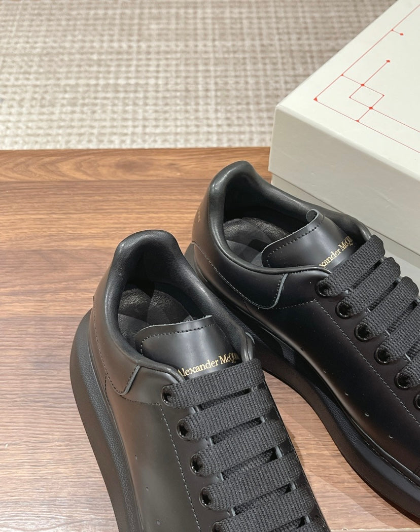 Alexander McQueen BLACK