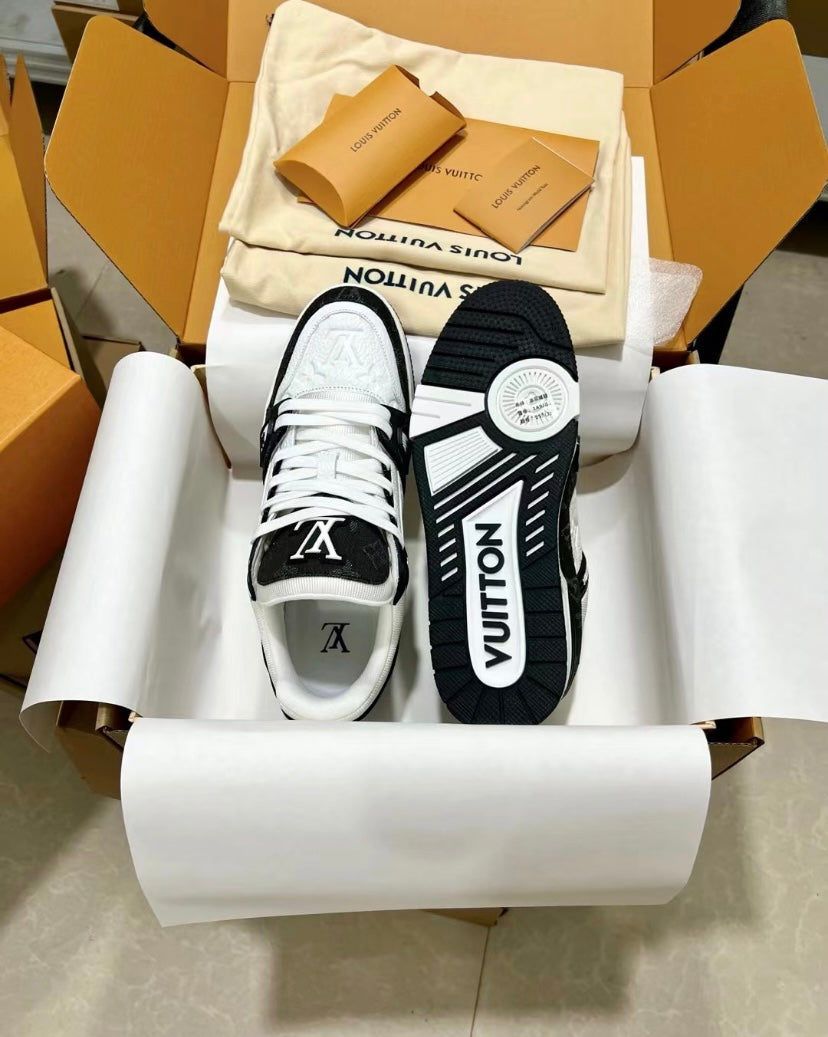 Louis Vuitton Trainer BLACK