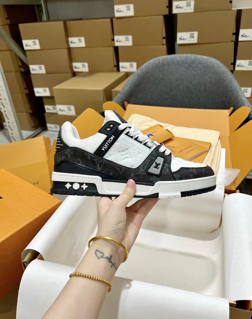 Louis Vuitton Trainer BLACK