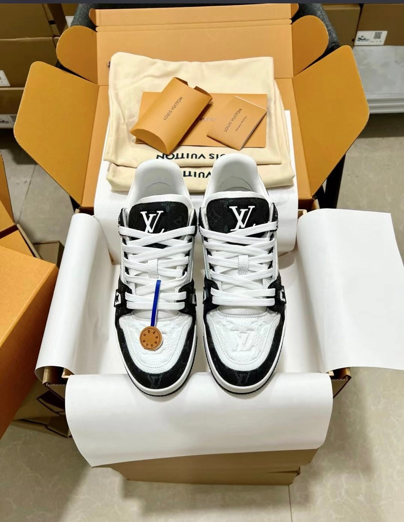Louis Vuitton Trainer BLACK
