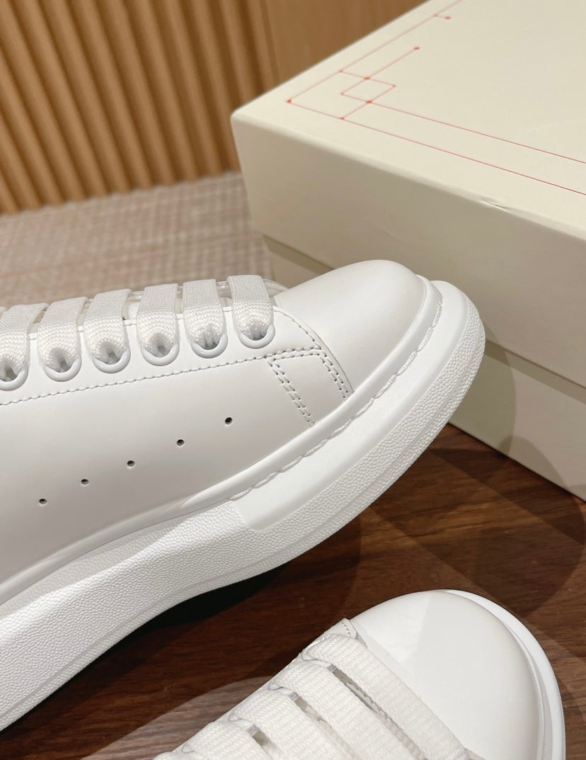 Alexander McQueen WHITE