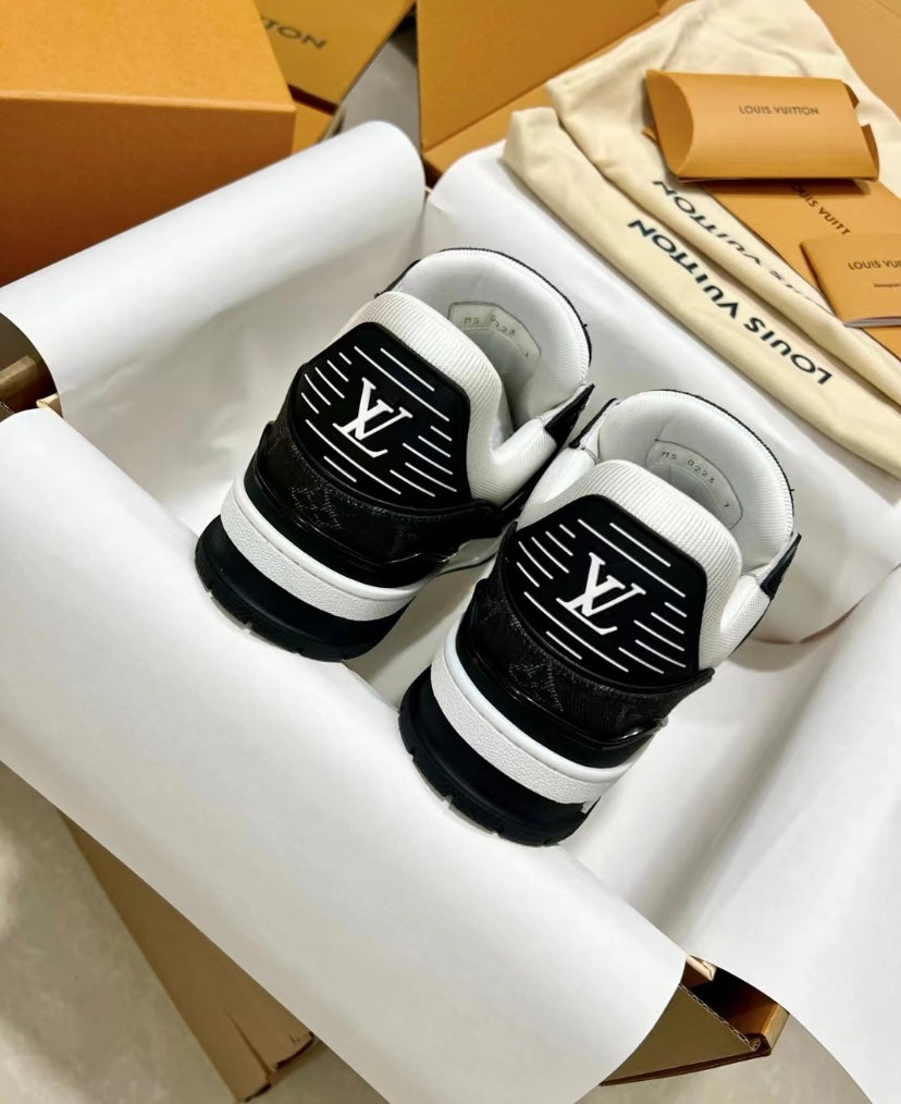 Louis Vuitton Trainer BLACK